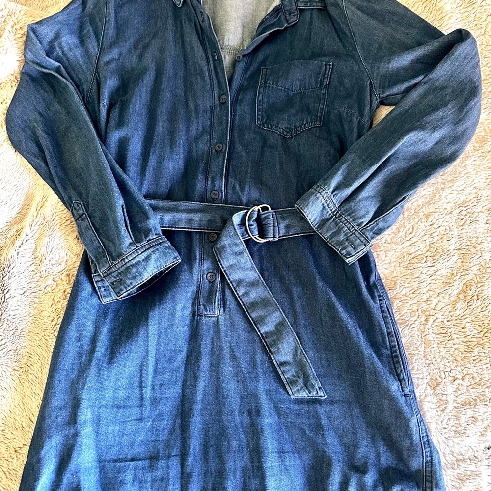 TOPSHOP - size 2 petite Blue denim mini dress with long sleeves and POCKETS!